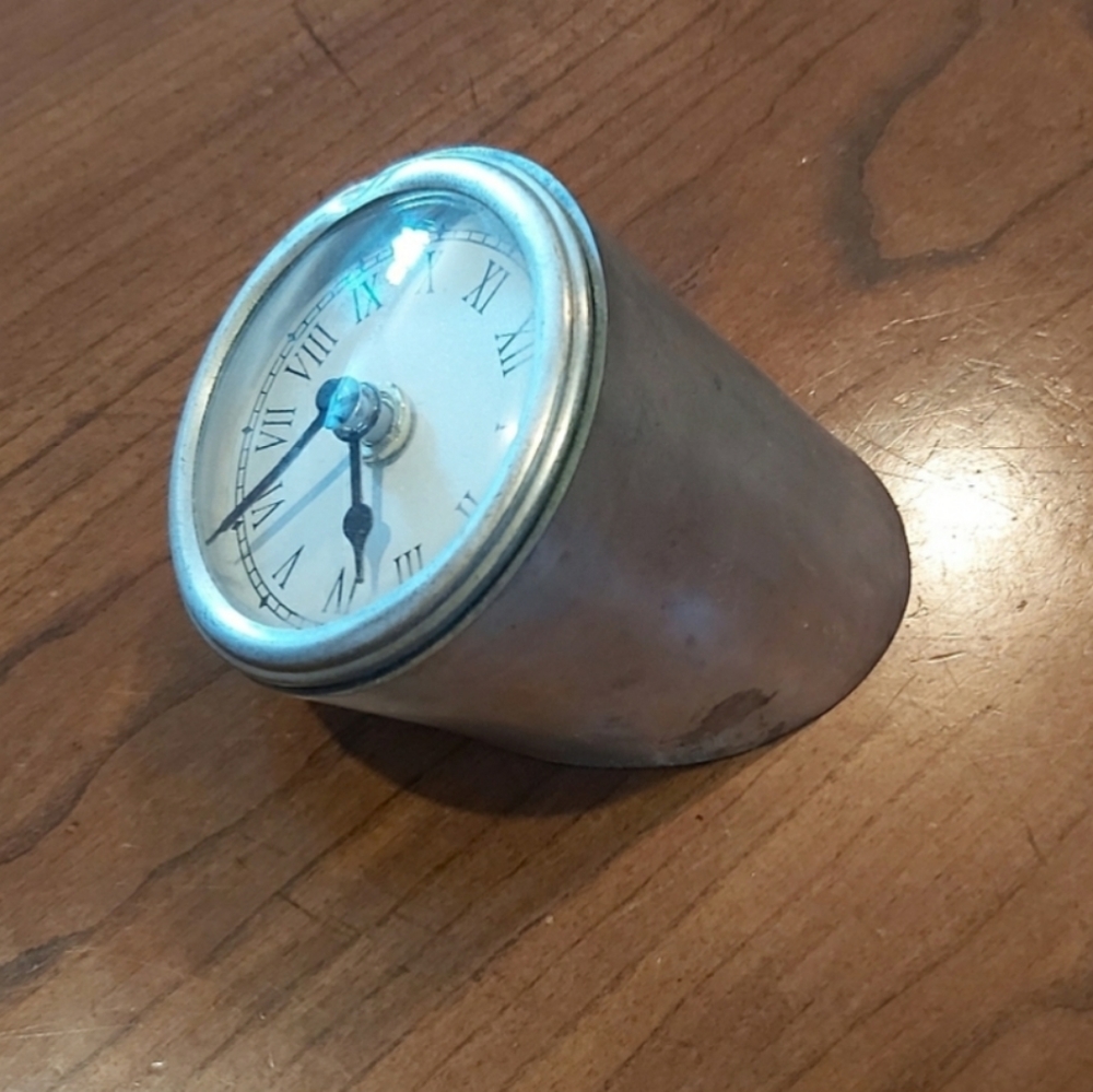 2/$65 VINTAGE SLANTED BATTERY OPPERATED DESK CLOCK